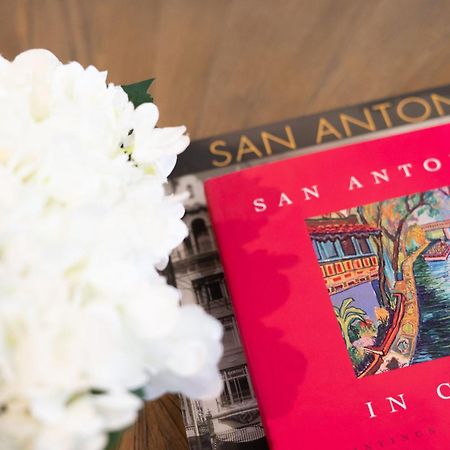 Modern 3 Bed, 2 Bath Home Minutes To Downtown & Alamodome サンアントニオ エクステリア 写真
