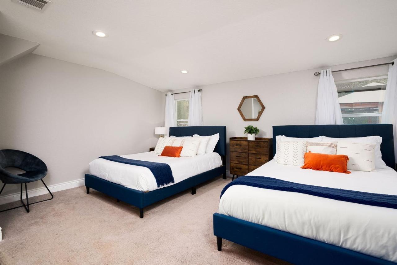 Modern 3 Bed, 2 Bath Home Minutes To Downtown & Alamodome サンアントニオ エクステリア 写真