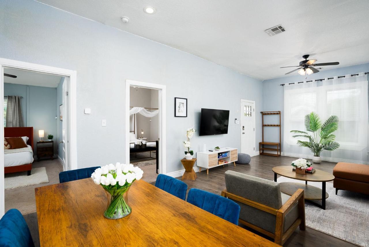 Modern 3 Bed, 2 Bath Home Minutes To Downtown & Alamodome サンアントニオ エクステリア 写真